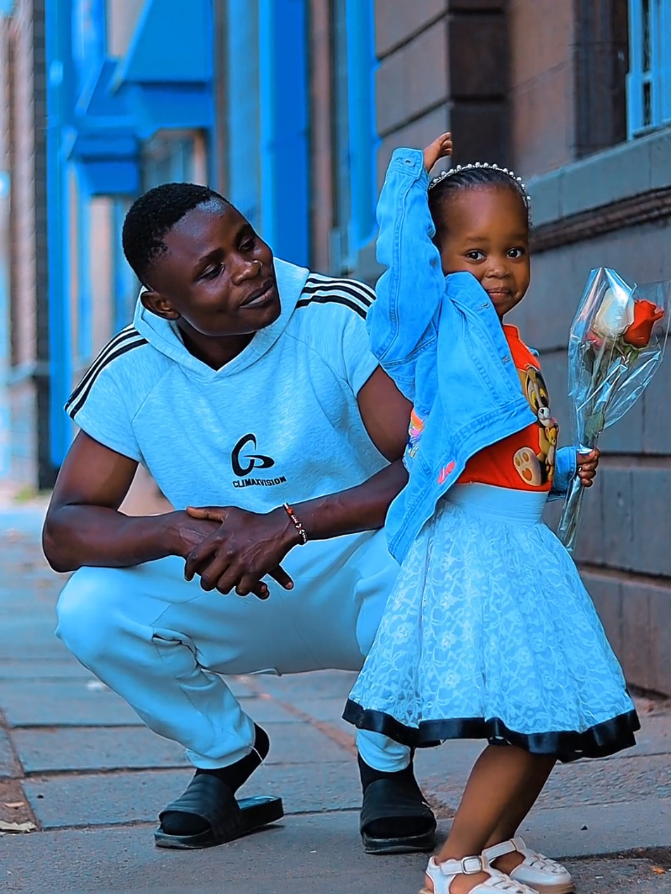 @Allan George_044