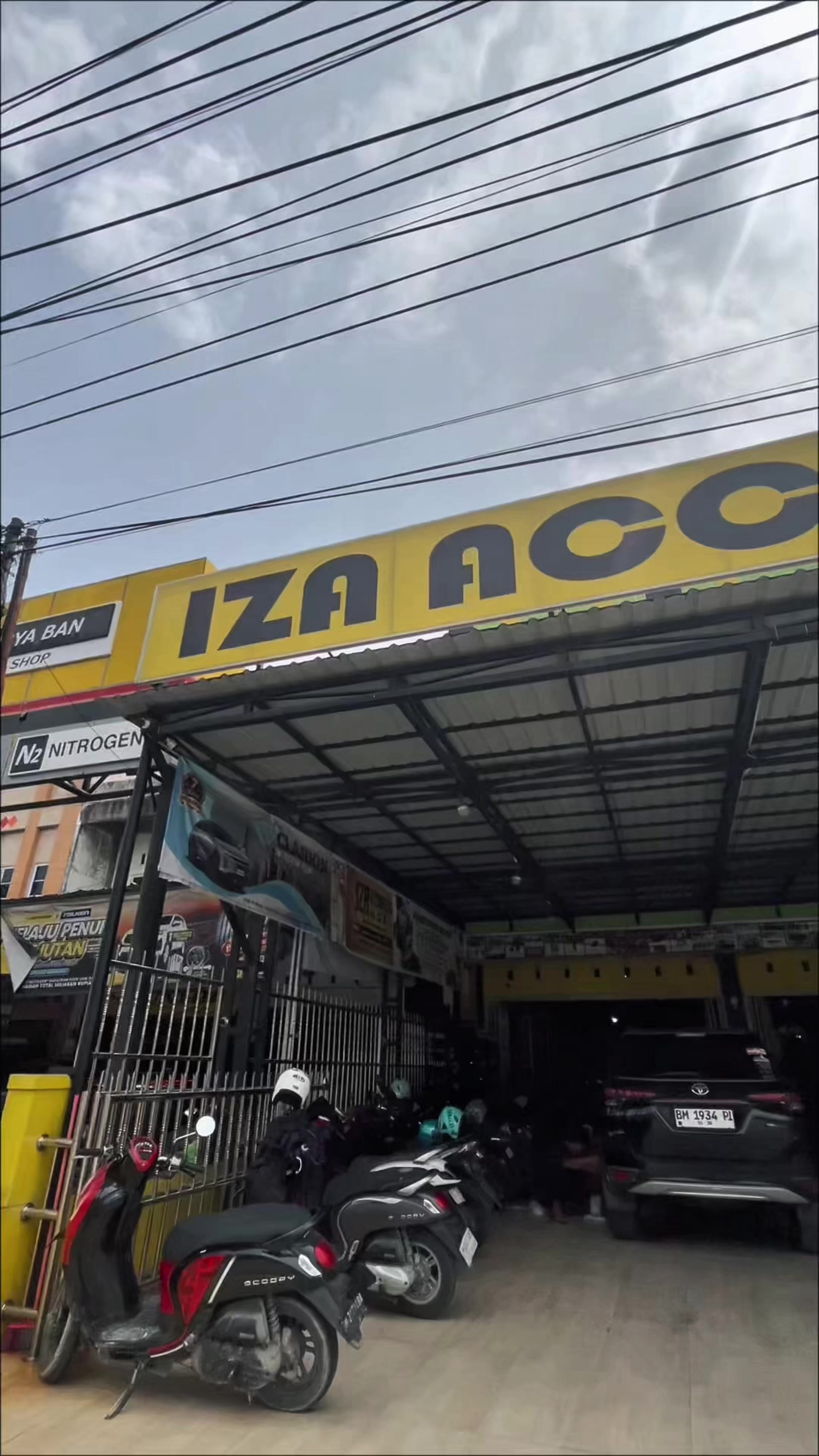 @Iza Accesories Mobil