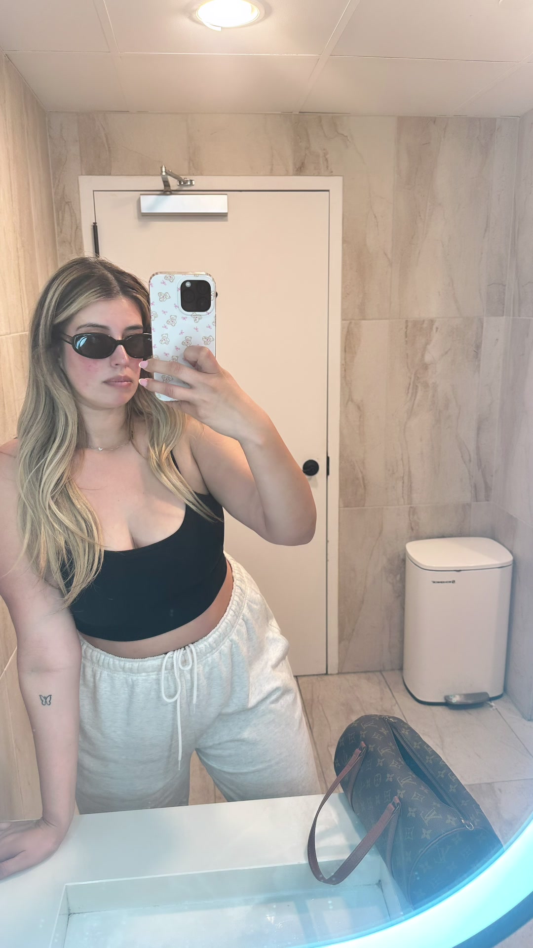 @YazzyLongLegs