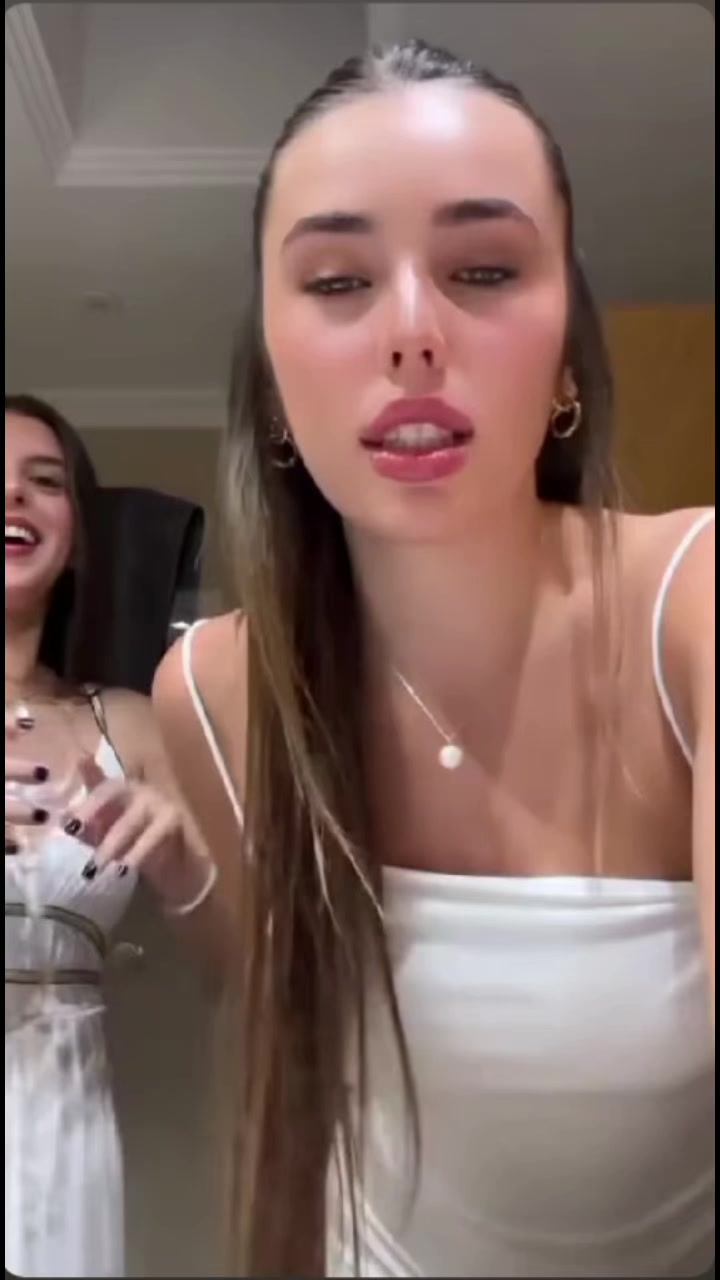 @Alejandra y carlota