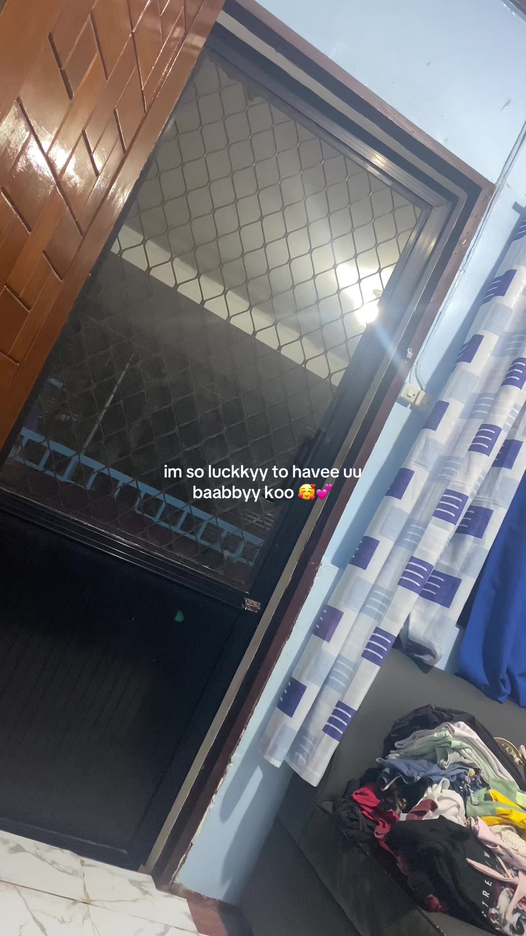 @𝒻𝓁𝑜𝓇 💘