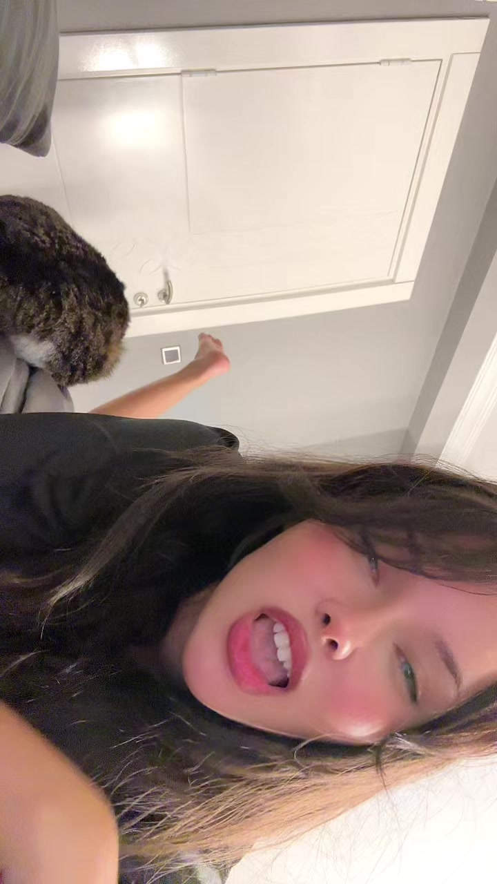 @zzeeeyzz