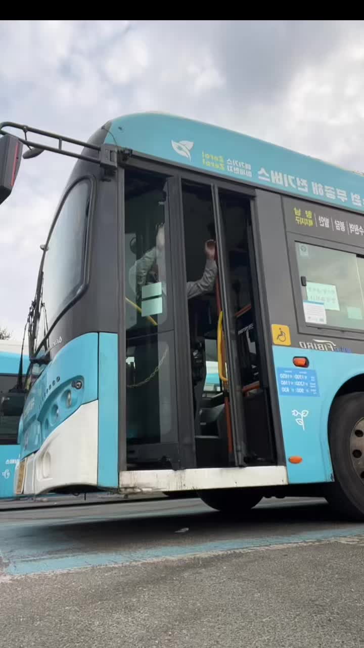 @김 용356