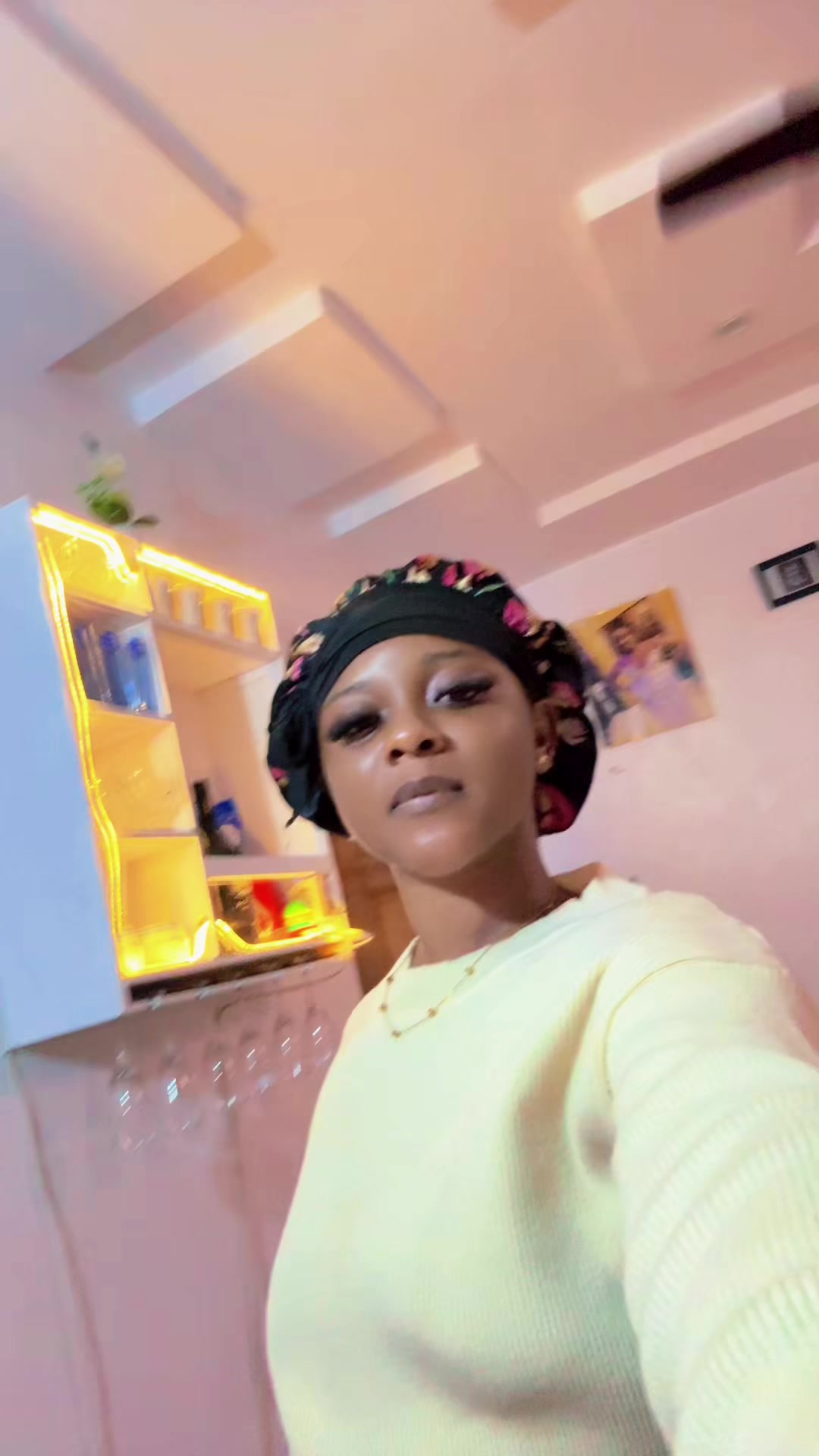 @akosuacutie