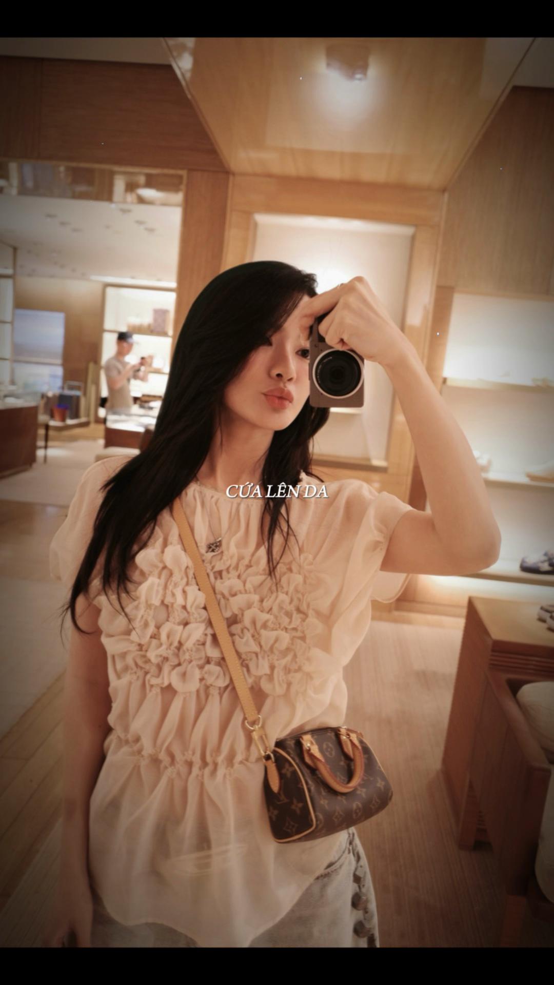 @Uy&ecirc;n Fang