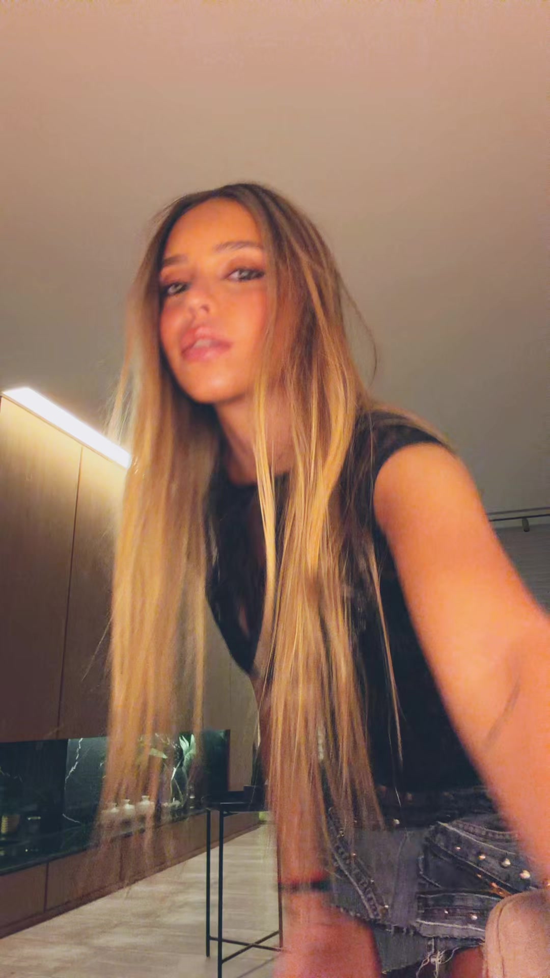 @vickyfreccero