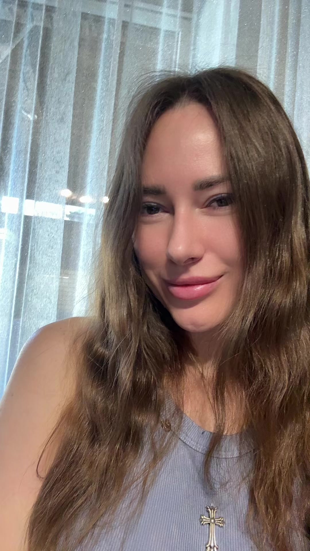 @)))