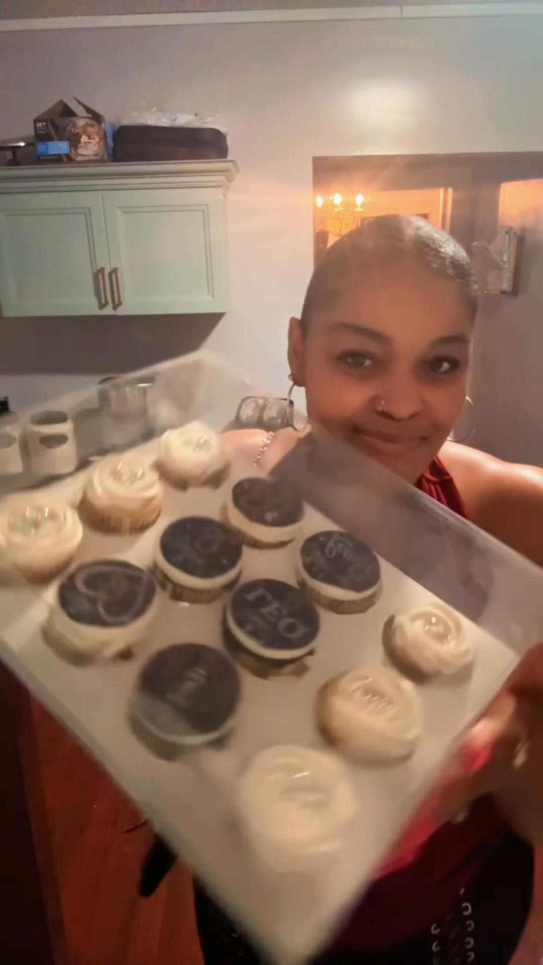 @Intoxicakeit