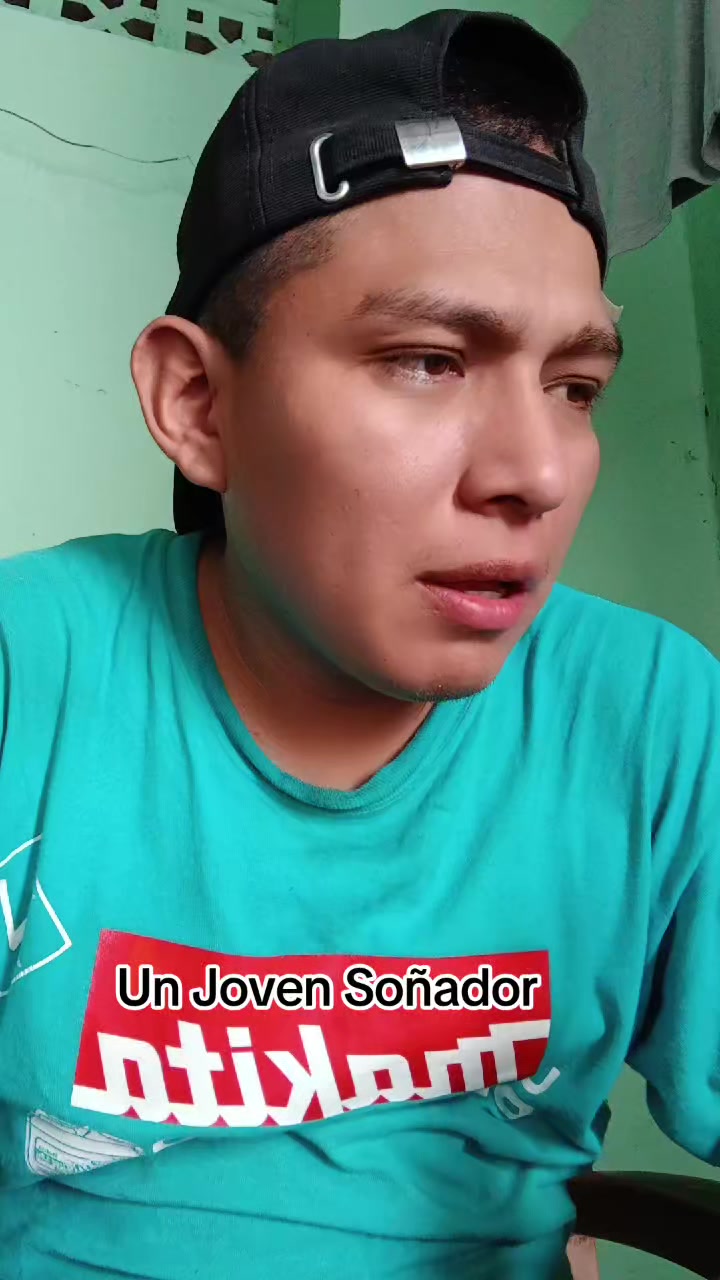 @Un Joven So&ntilde;ador Sv