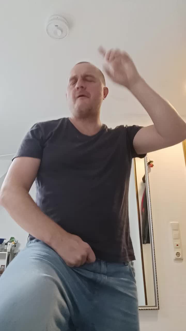 @iQ1q