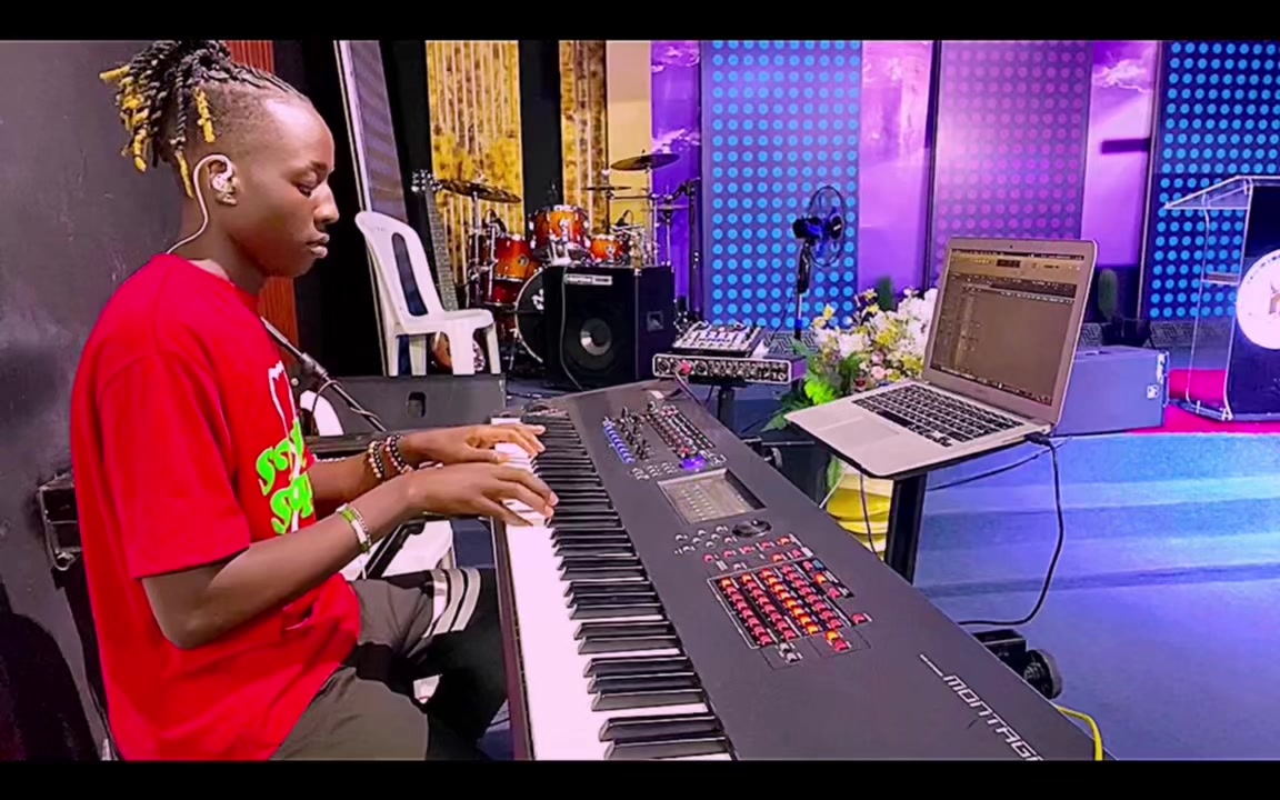 @Boni on the keyz