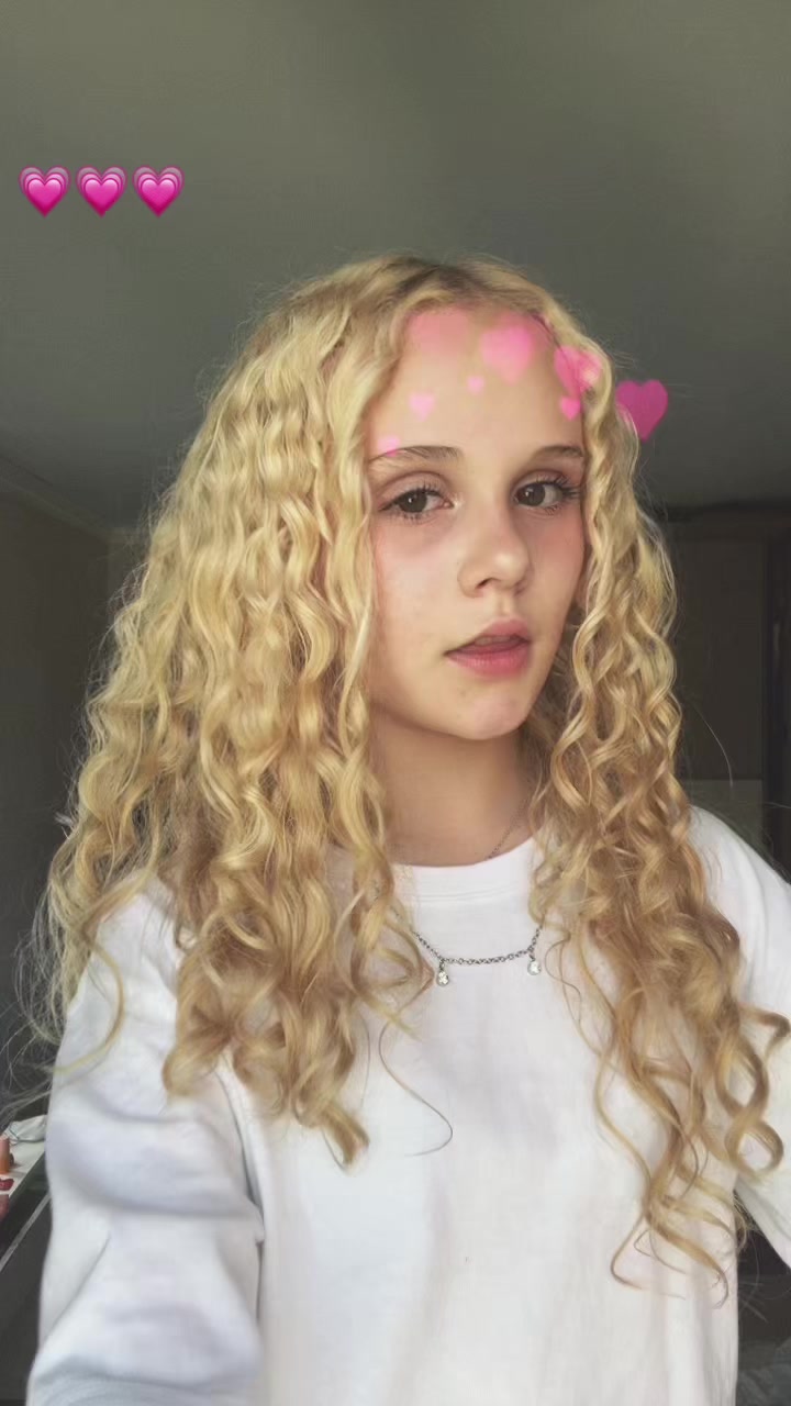 @mavrii