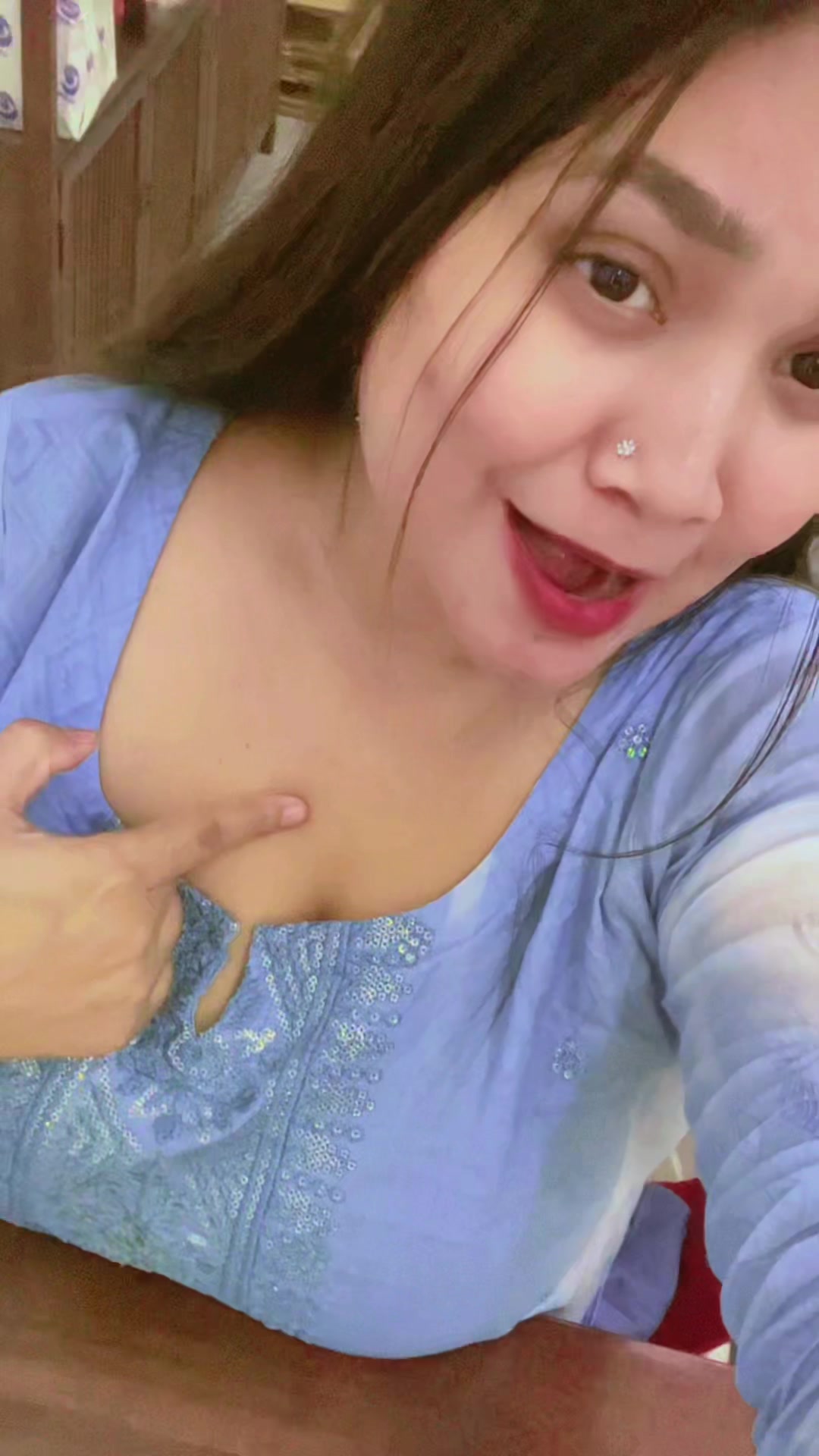 @হাসির 💋 রানি