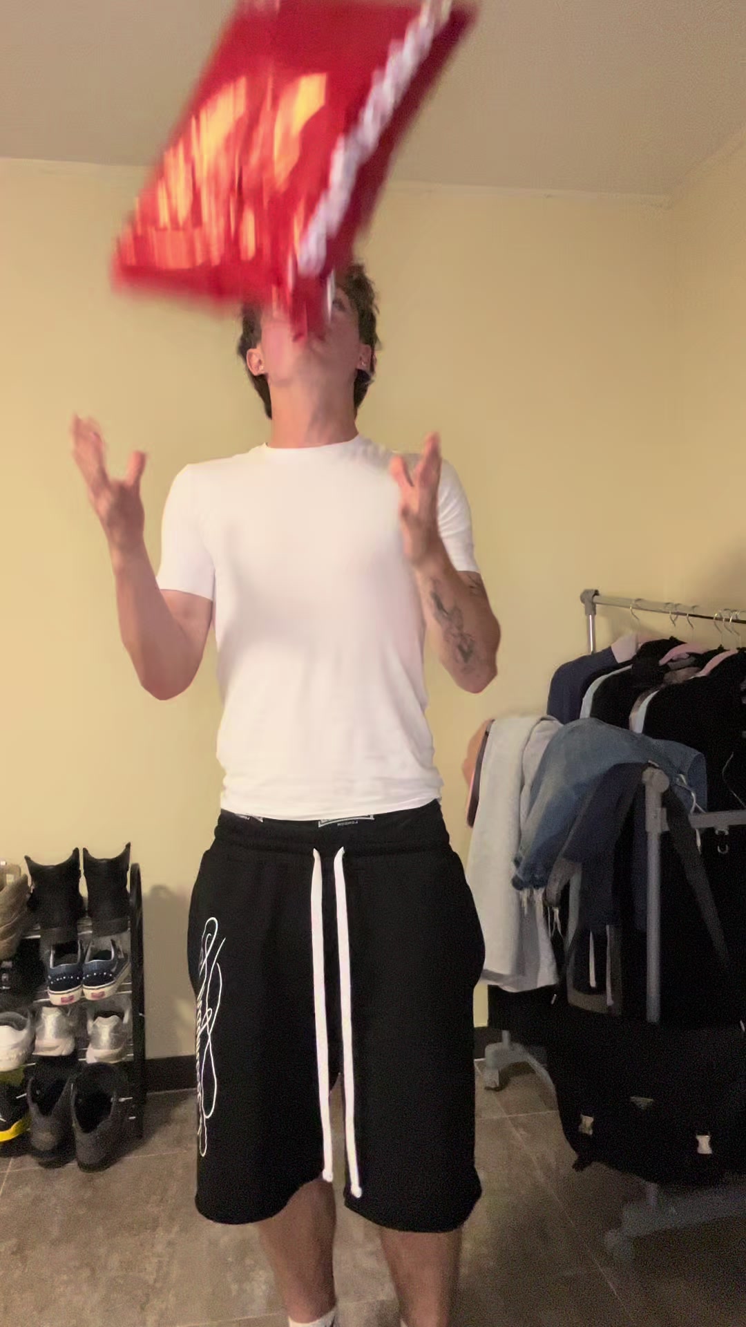 @Sqwimeee