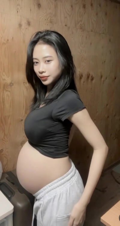 @Pregnant _adeline
