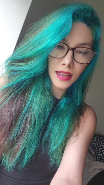 @Thegirlwiththecursemark