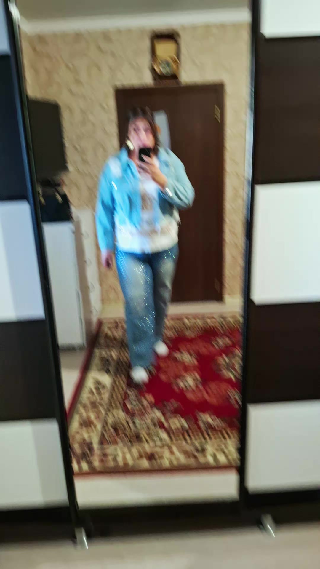 @Victorița