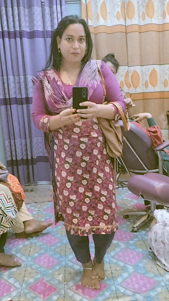 @❤️,,,,জবা রানী,,,,❤️