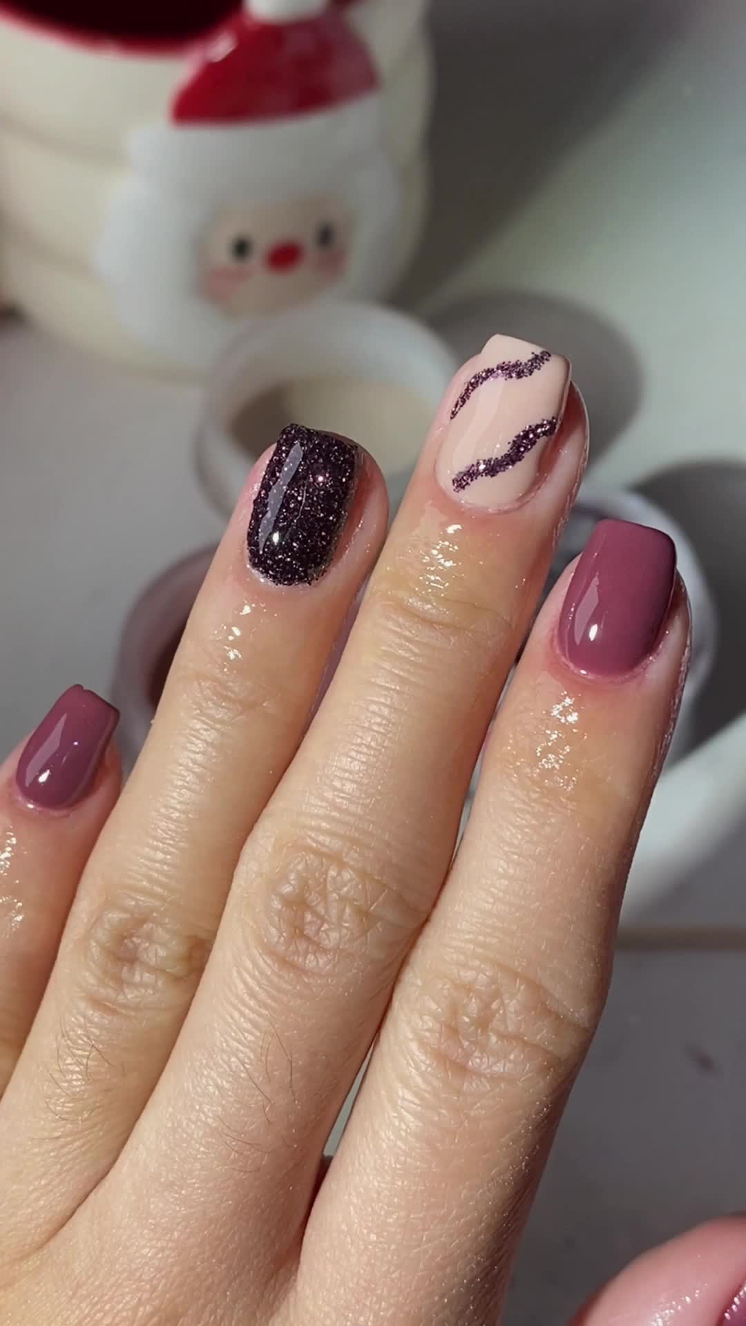 @Sharon_dipnails