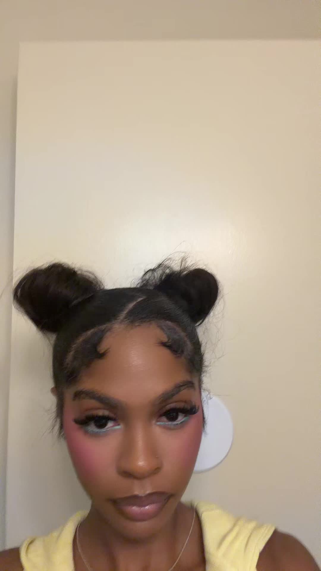 @kelsionaee