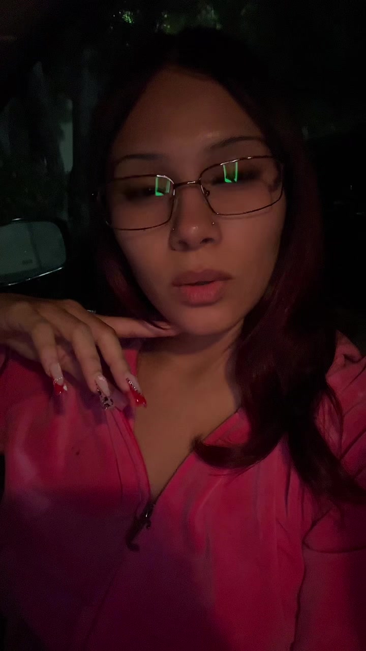 @😸