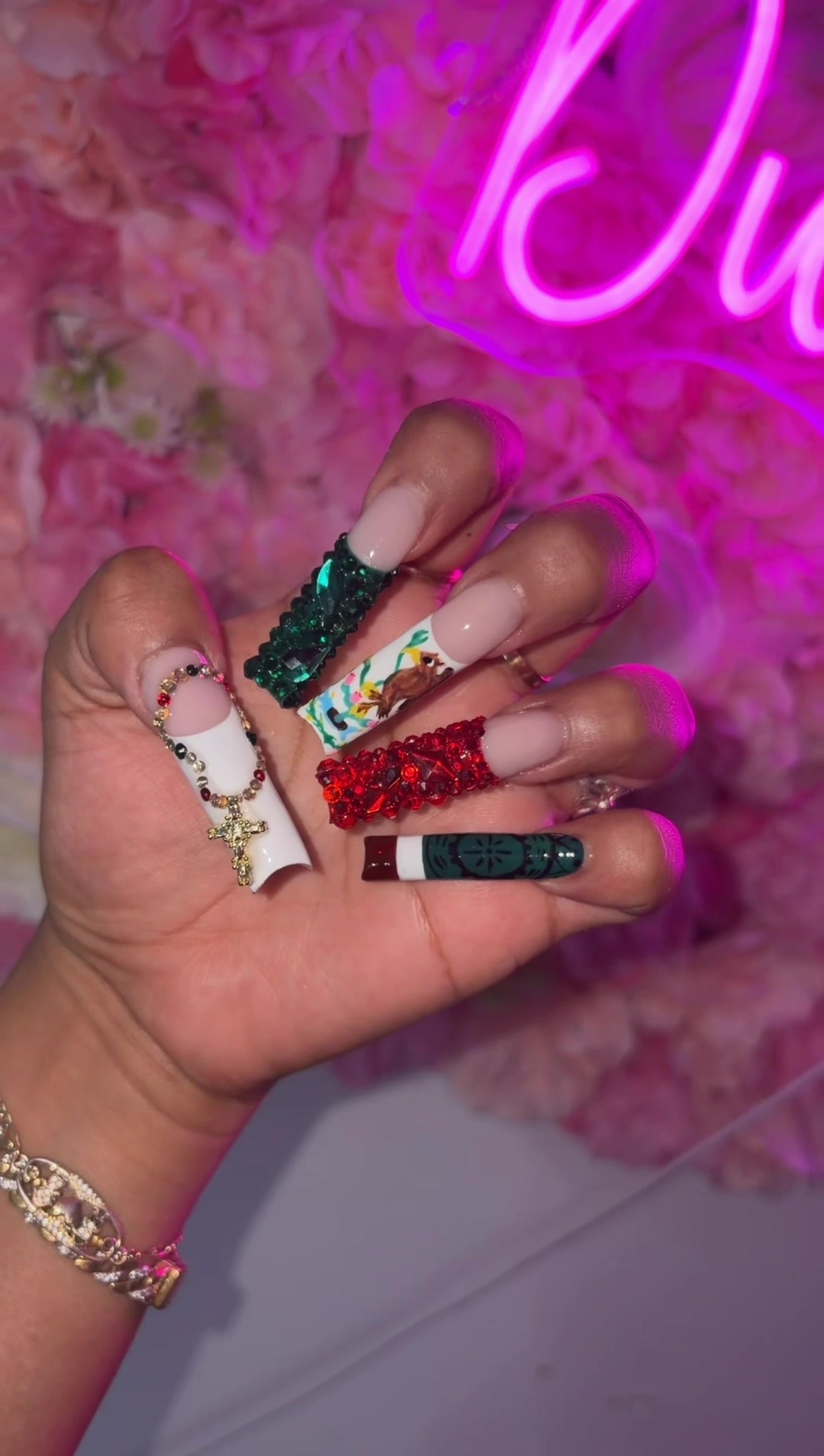@💓 Magnolia Nail & Toe Tech 💓