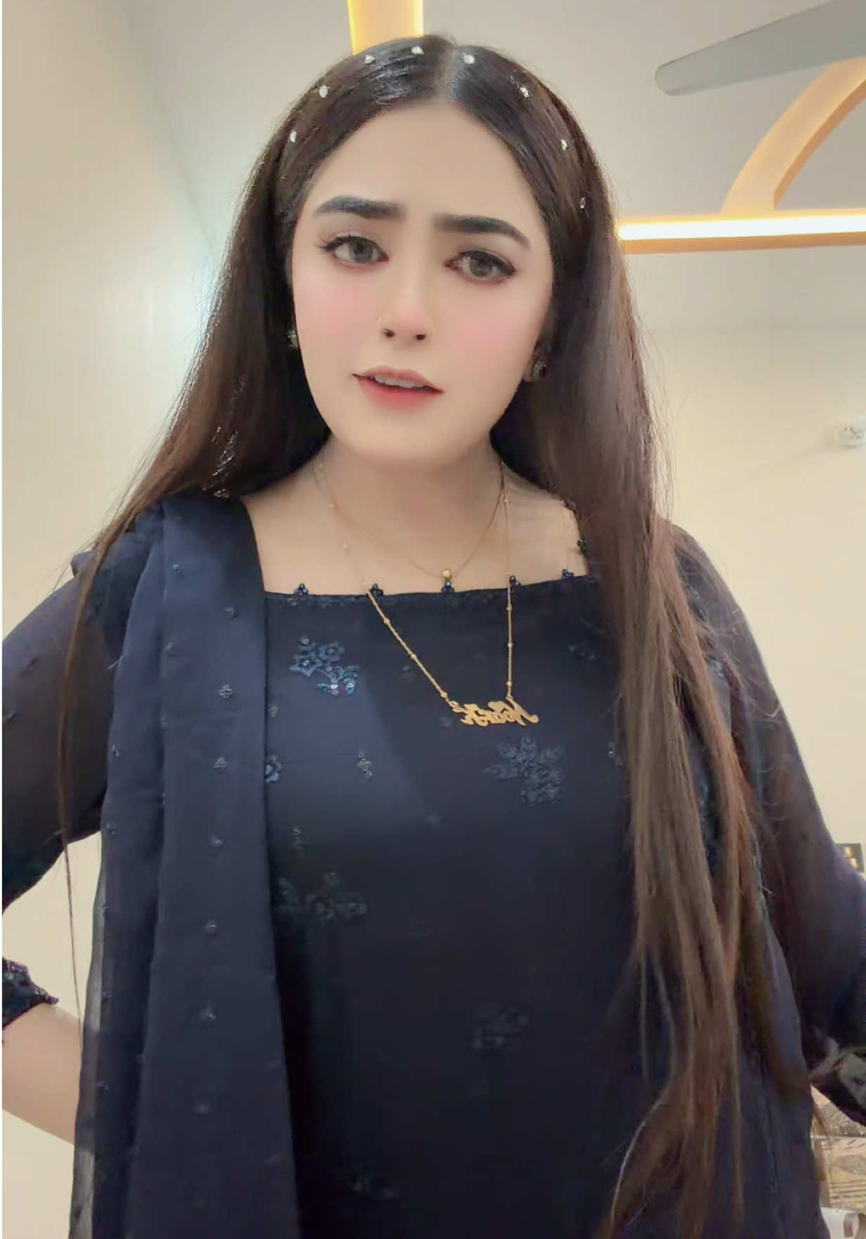 @NooR ALi 👸🏻🥀