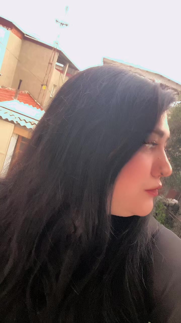 @Aleyna Kalan