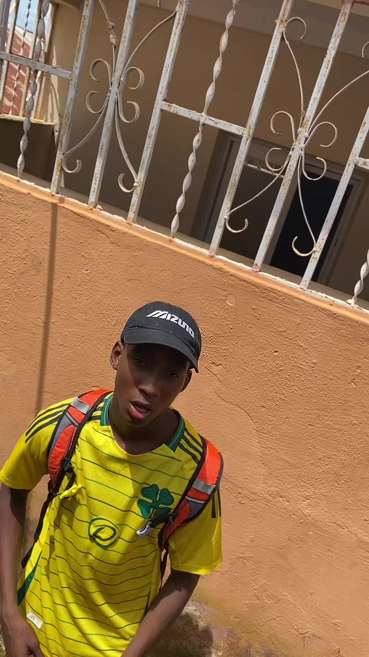 @R E U S 11