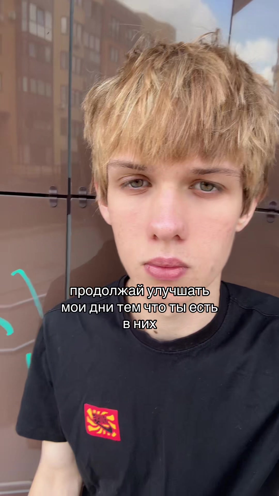 @тут владик 👋🏻