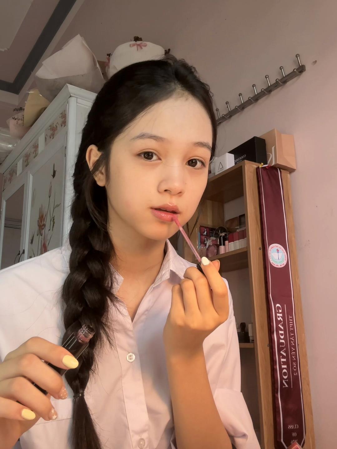 @Bống