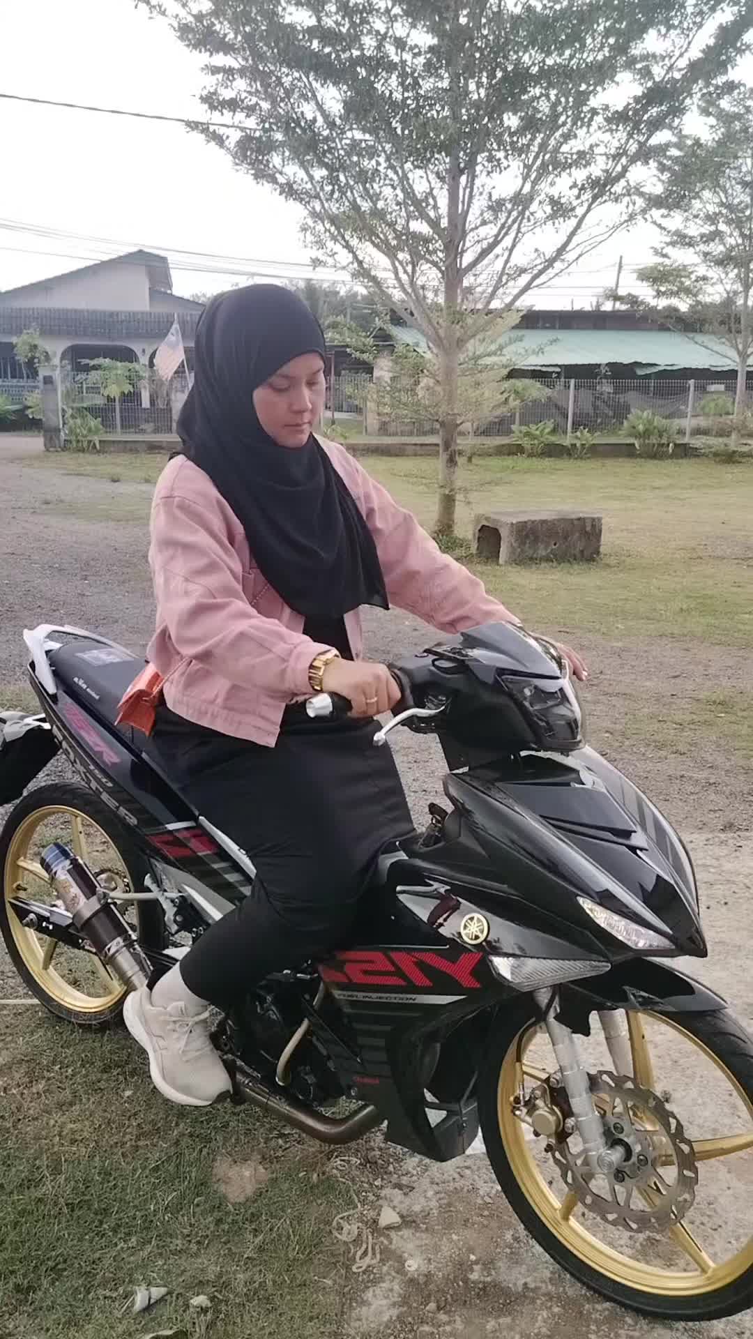 @Areiishaaa
