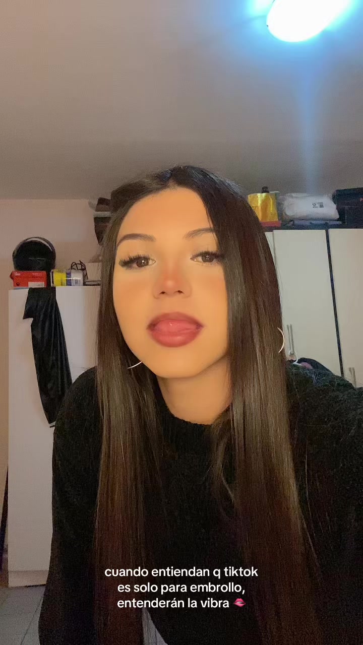@valeeeeeen🦋