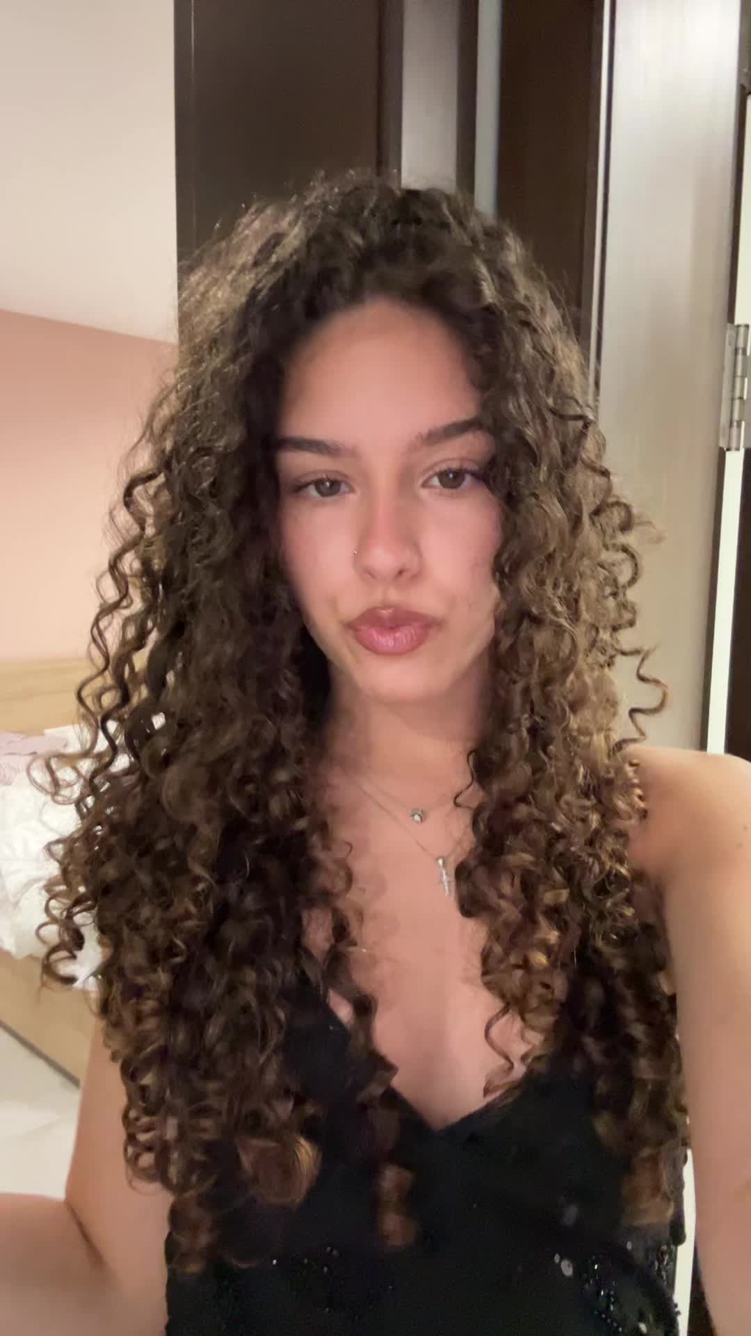 @👤