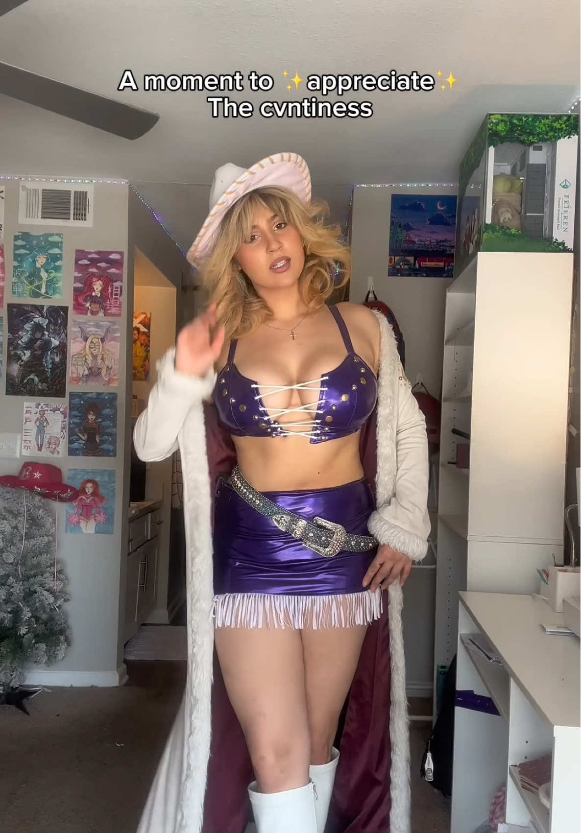 @hannahelaine