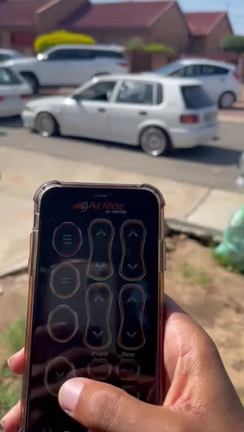 @Bra Less Stance Media