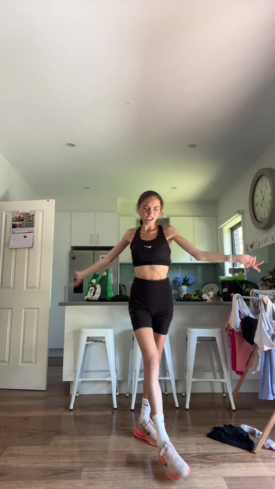 @Elise