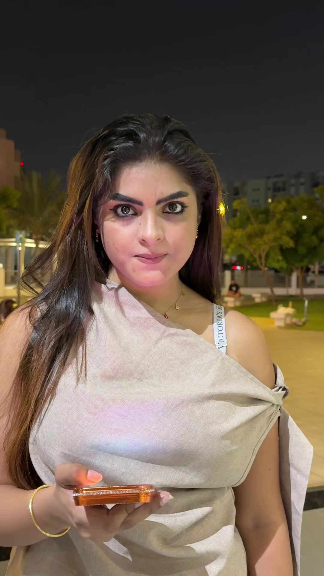 @chayaschu