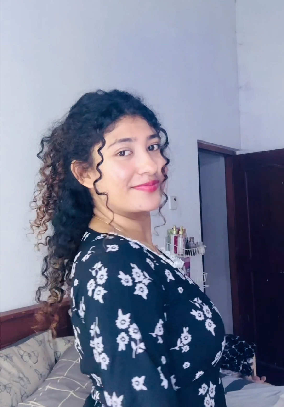 @Minoli Disanayaka | Vlogger 🎀