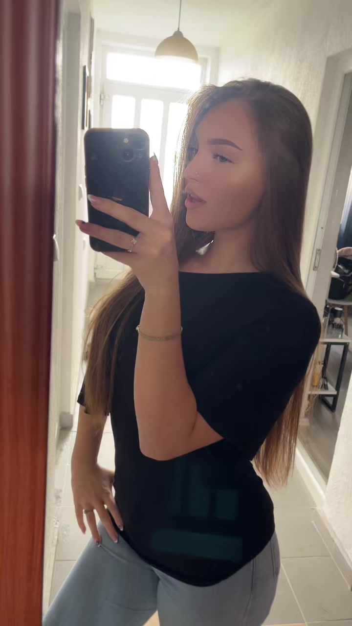 @🖤