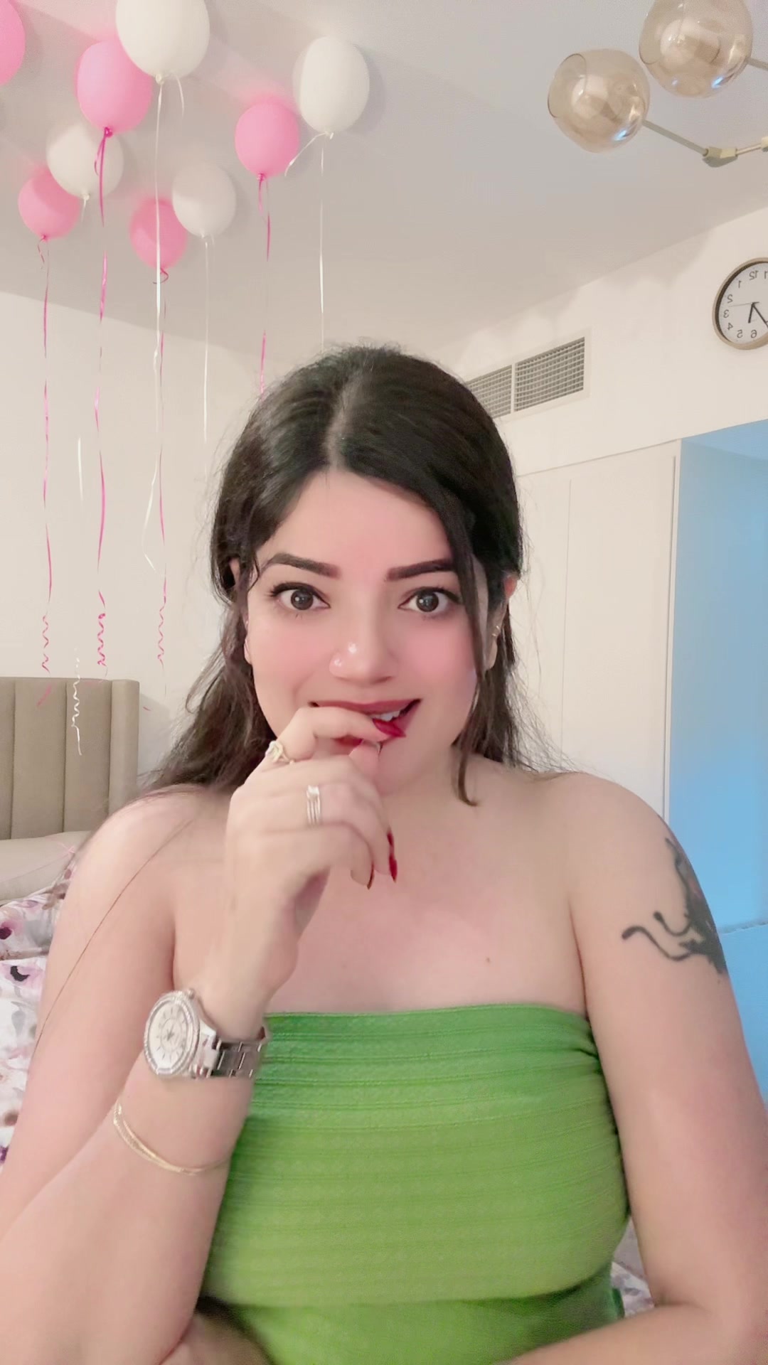 @Ayesha 🇮🇳🇨🇦
