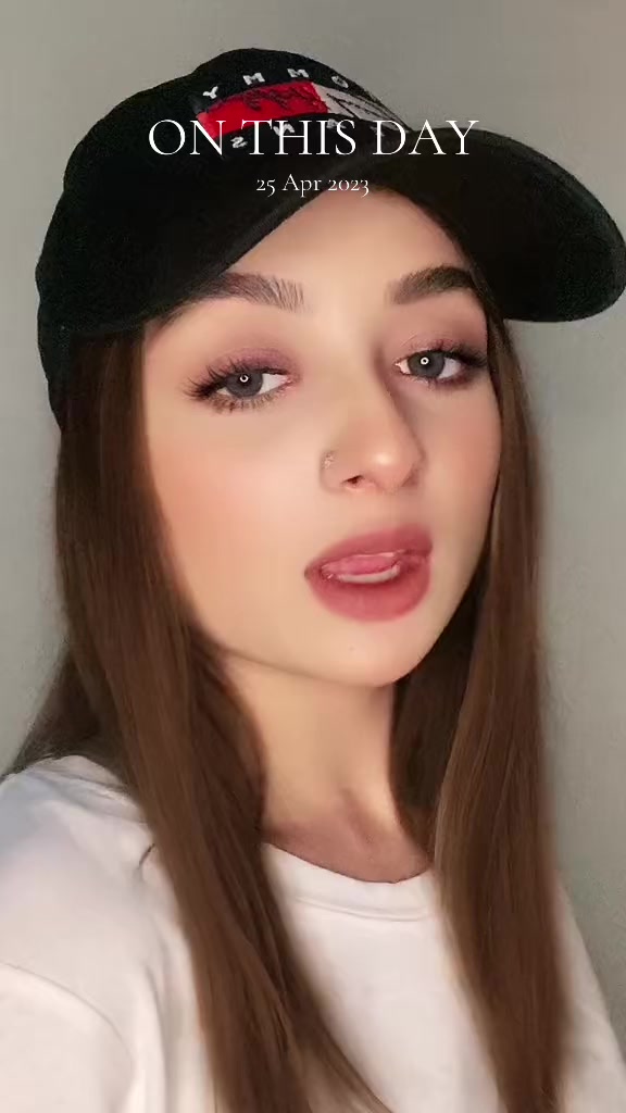 @M O N I K A 🌸