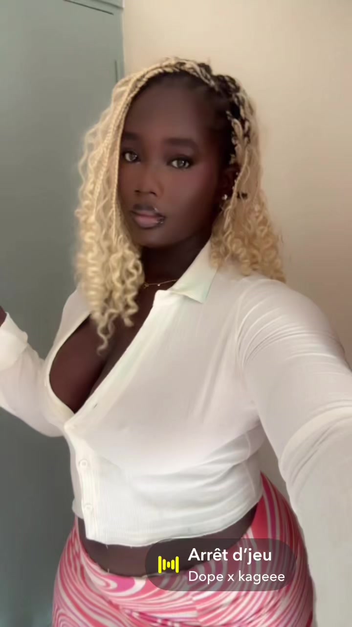 @𝑀𝒶𝓇𝒾𝑒-𝒹𝑒𝓈𝒾𝓇𝑒𝑒🇬🇭
