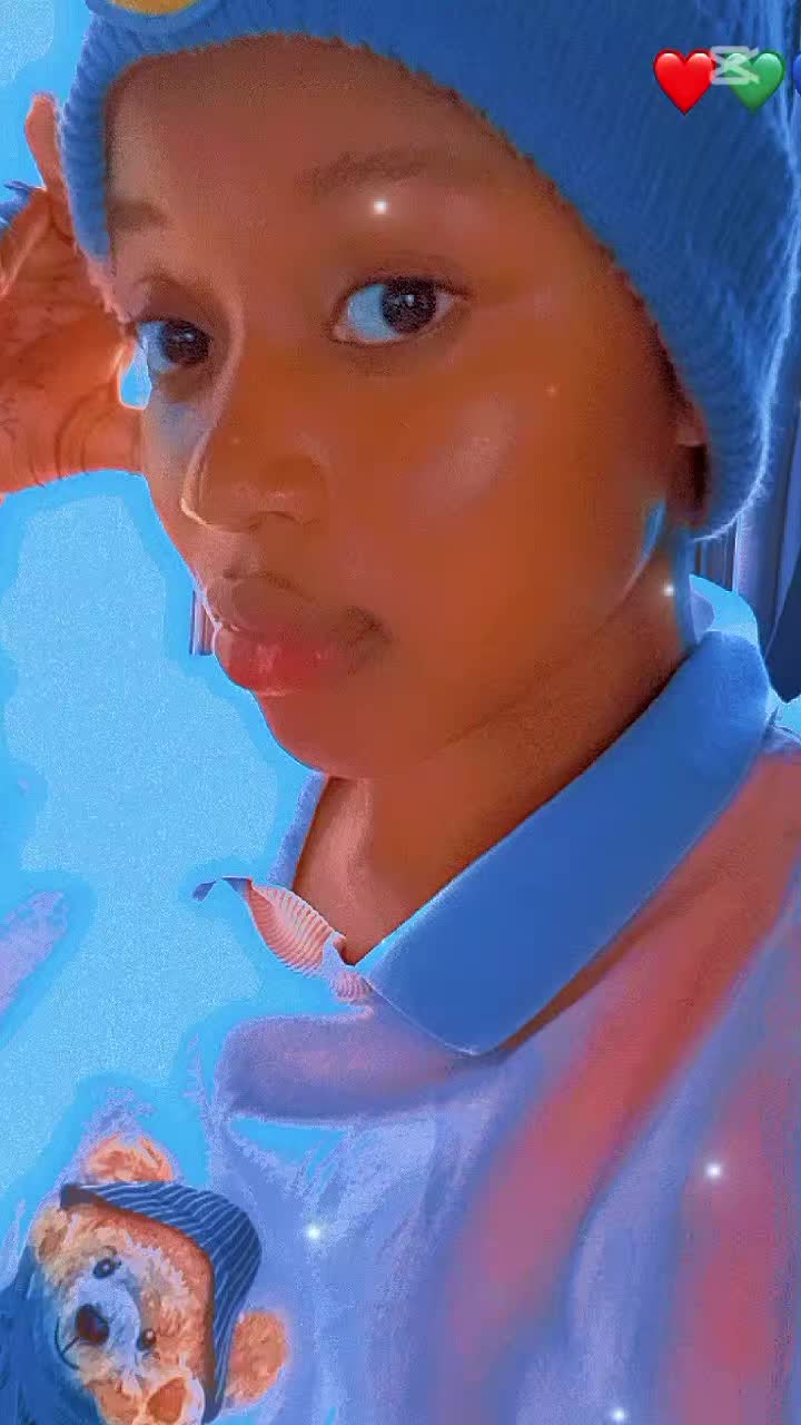 @smile 🥰 girl 🦋