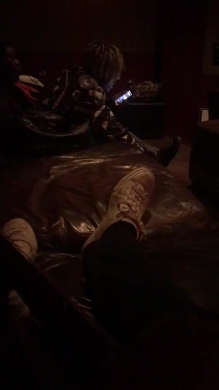 @￼