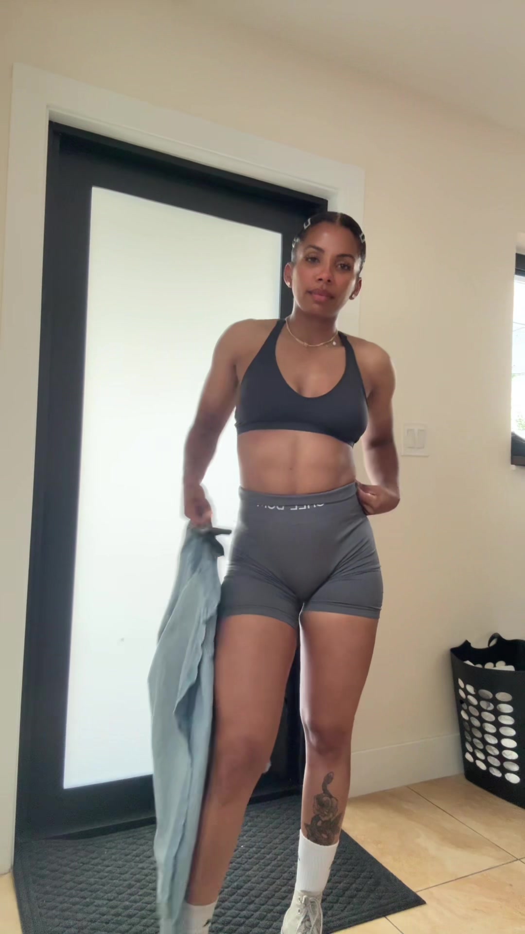 @Ana