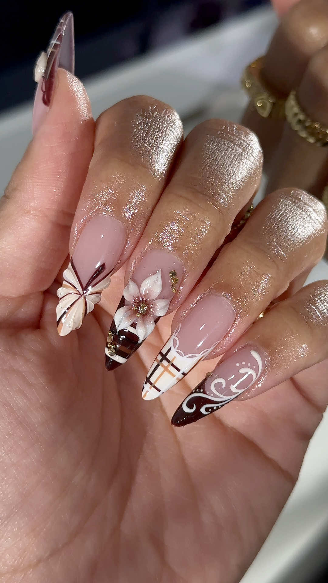 @bynicolemv