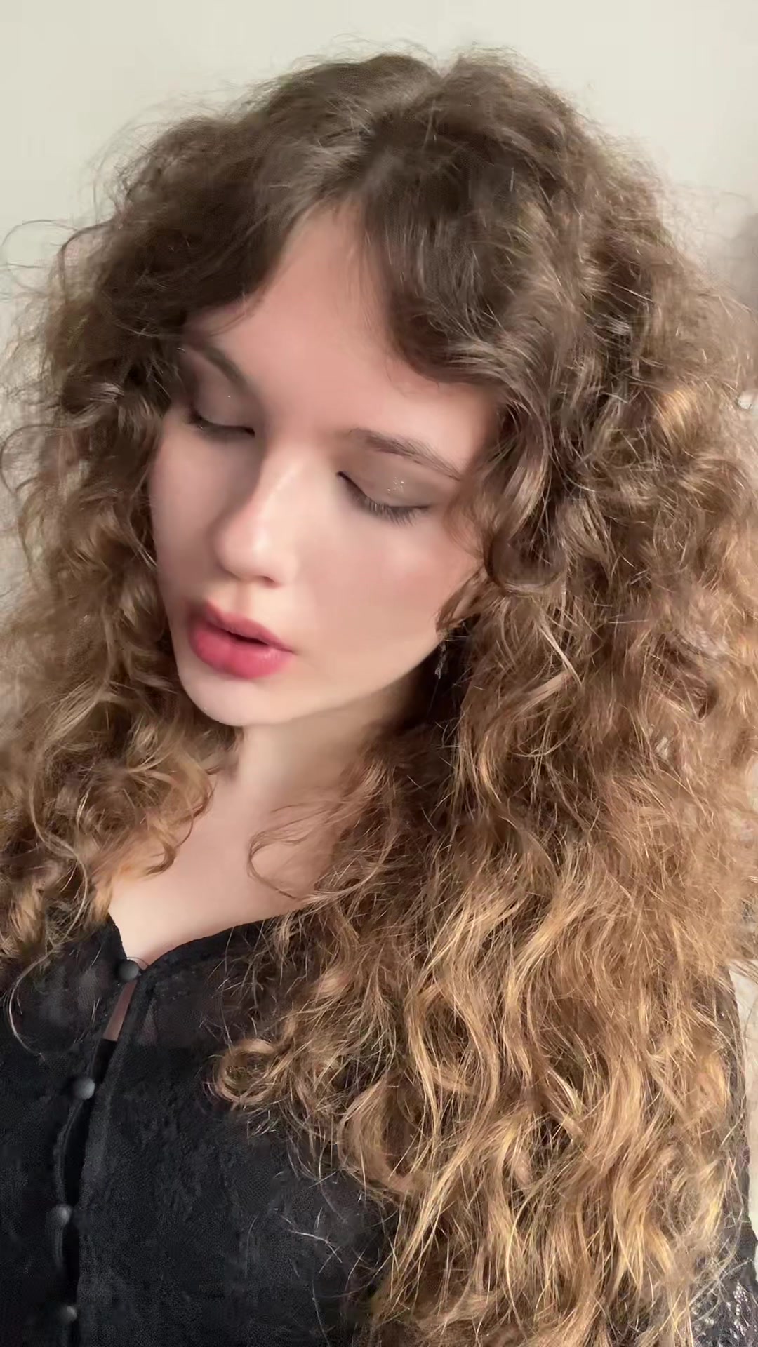 @нюта ୨୧