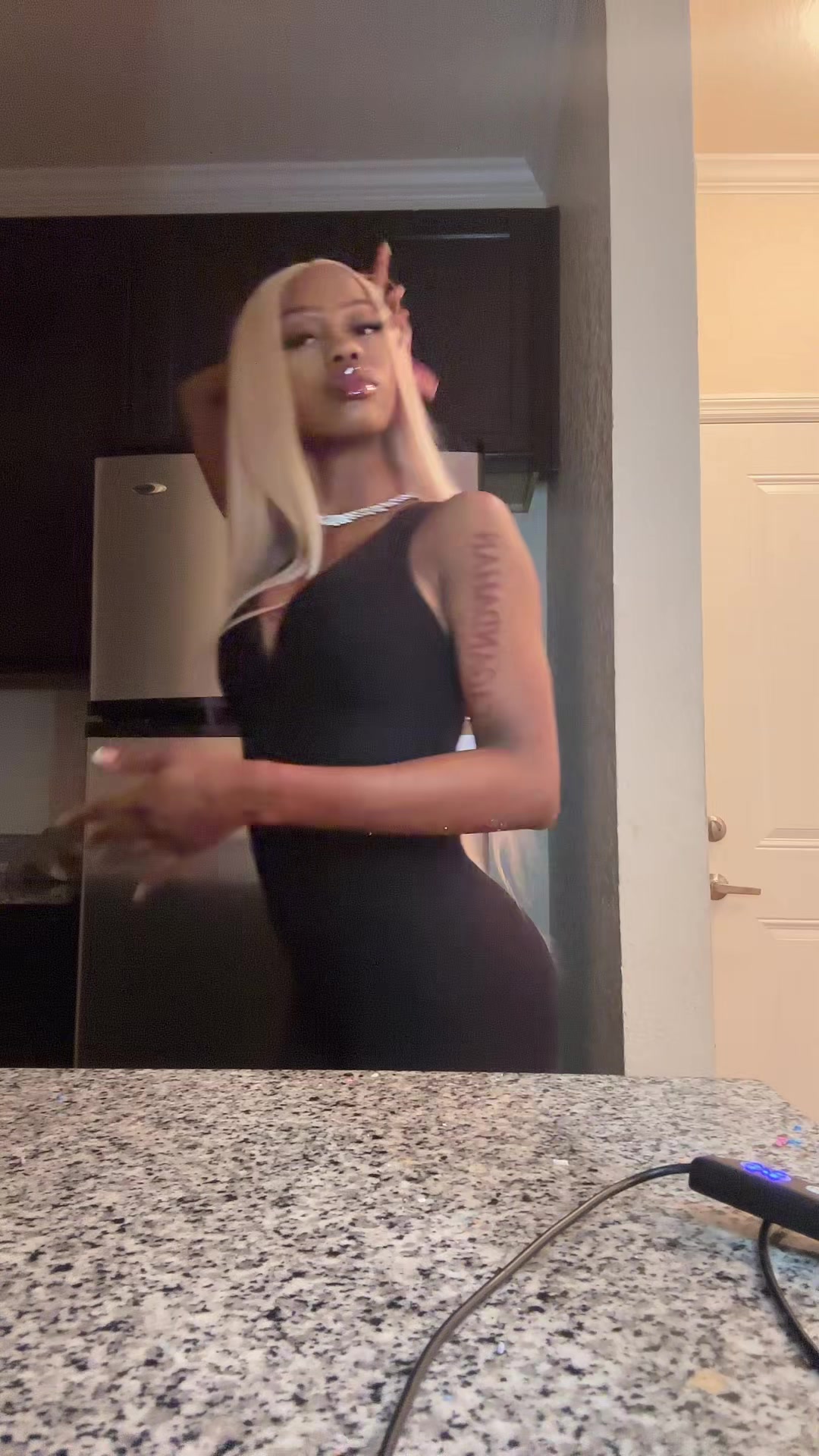 @missniakay