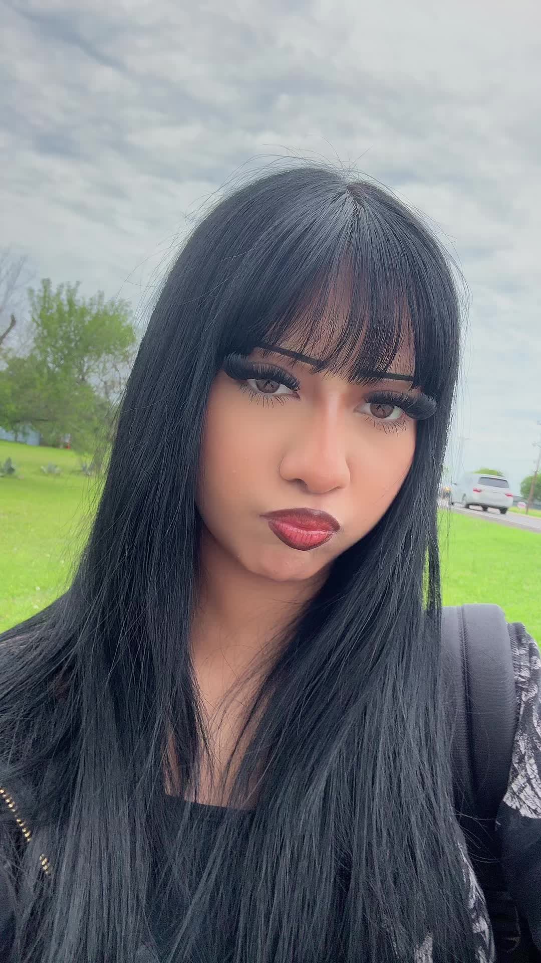 @itzelblankpage